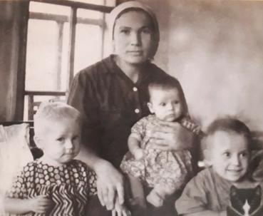 Файл:Mohov-RomAvgAlex.jpg