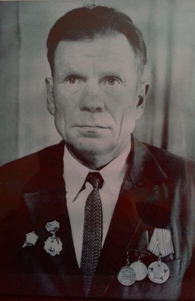 Файл:Mohov-RomPetVas.jpg