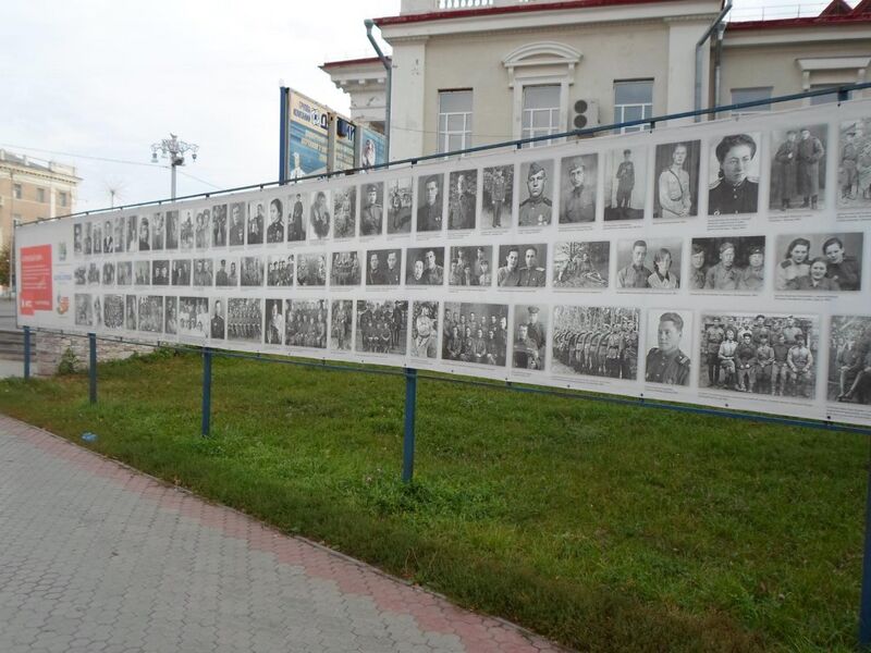 Файл:Kurgan galere geroi3.jpg