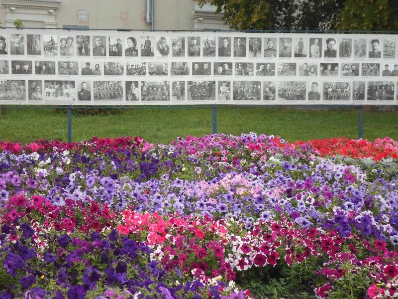 Файл:Kurgan galere geroi.jpg