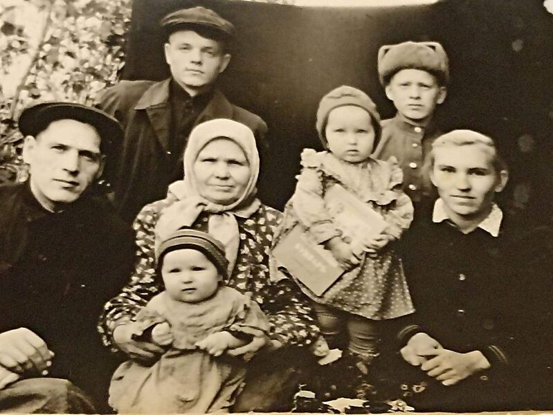 Файл:Arlag Alexandrov famili.jpg